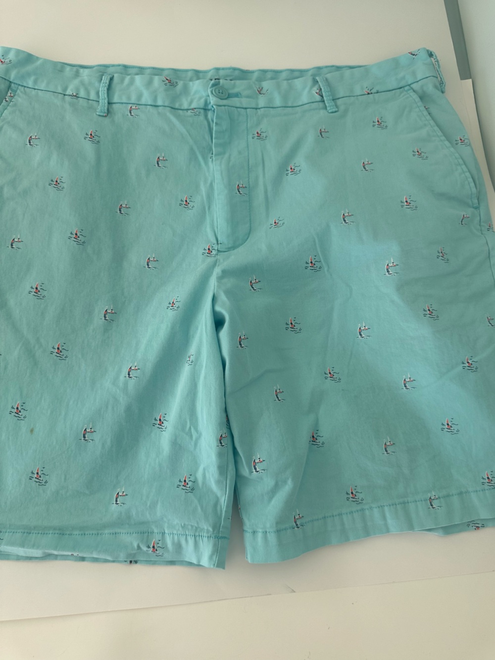 Izod men’s aqua blue shorts with Embroidered sail boats Sz 40